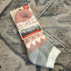 NWT Little Hotties women’s fireside lodge socks